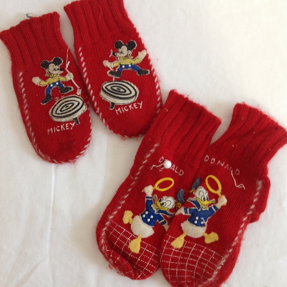 Mickey Mouse and Donald Duck Knitted Gloves Vintage 1950”s